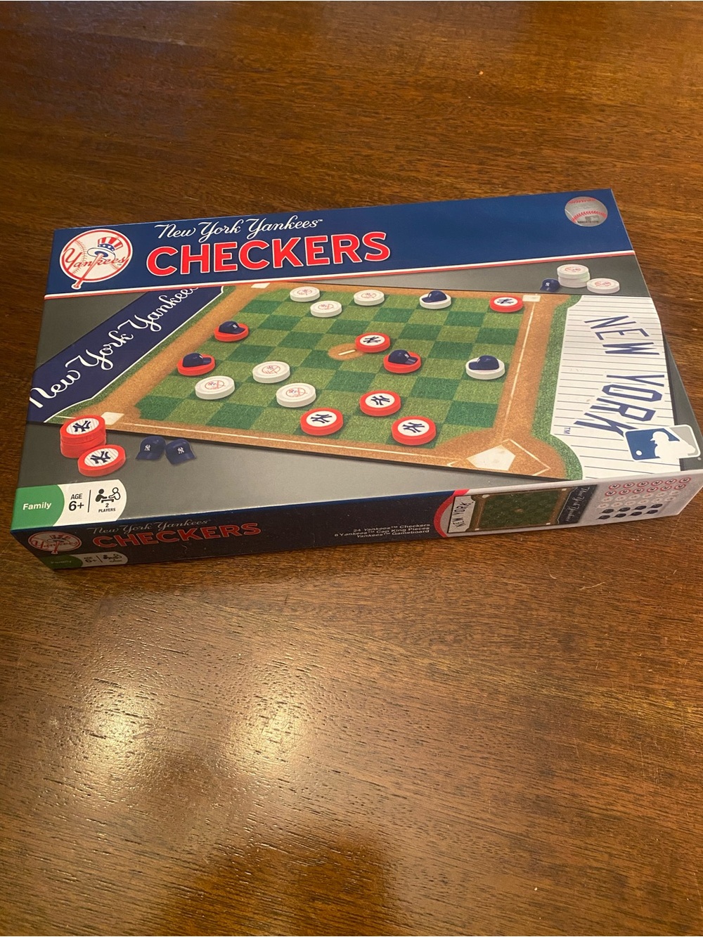 MasterPieces MLB New York Yankees Checkers Board Game Complete Caps Stickers